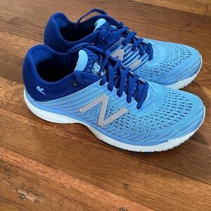 New Balance 860 v10 Blue / Team Carolina LIKE NEW
